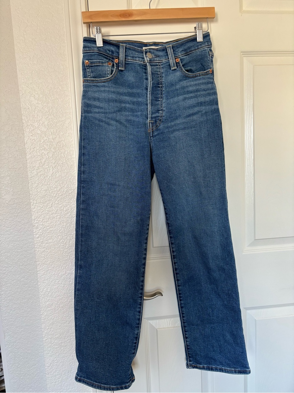 Levi's ribcage straight ankle jeans 26